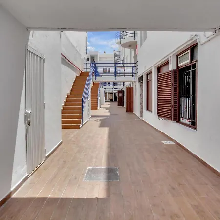 Ferdy's Home, Pool, Wi Fi, Downtown Apartamento