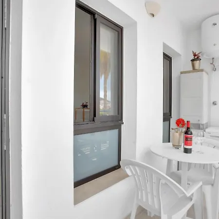 Ferdy's Home, Pool, Wi Fi, Downtown Apartamento *