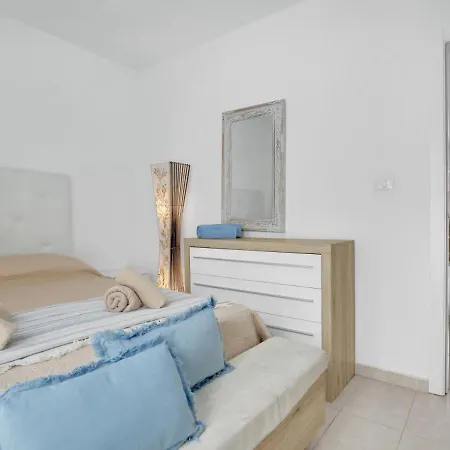 Apartamento Ferdy's Home, Pool, Wi Fi, Downtown Los Cristianos (Tenerife)